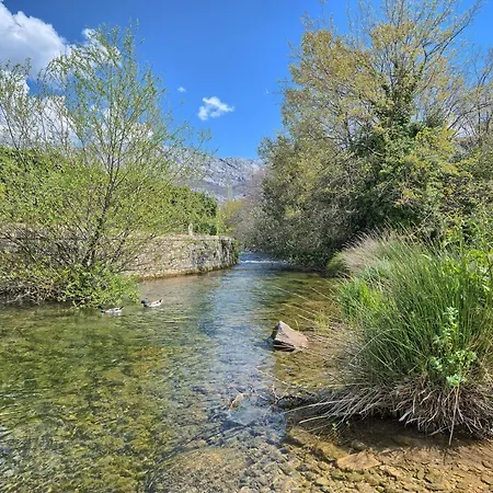 Tatil Evi Holiday Home Zrnovnica *