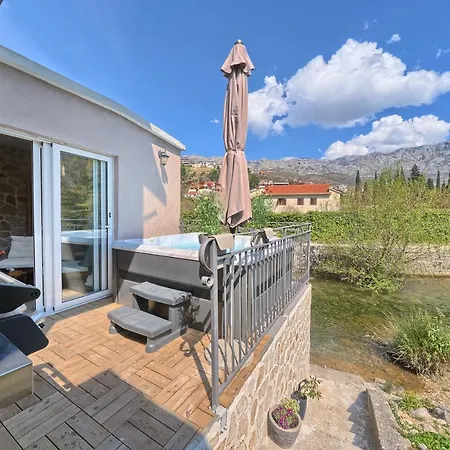 Vikendica Holiday Home Žrnovnica Zrnovnica