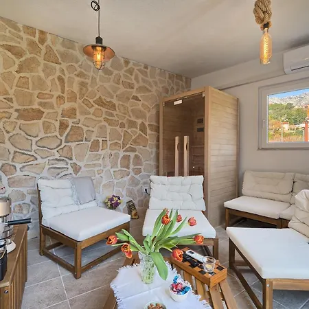 Holiday Home Zrnovnica