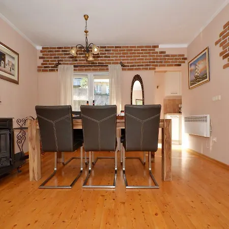 Holiday Home Zrnovnica Tatil Evi