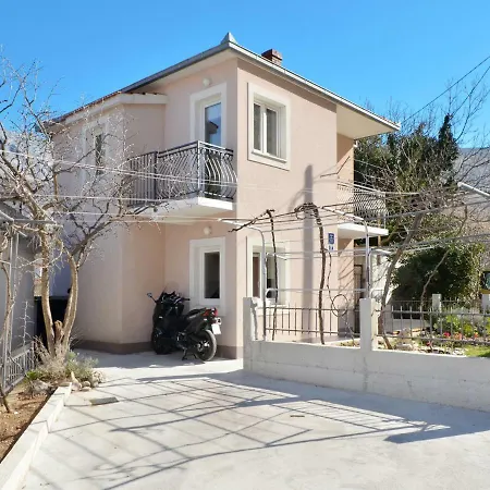 Holiday Home Zrnovnica * Žrnovnica