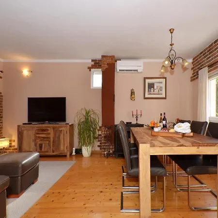 Holiday Home Žrnovnica Vikendica