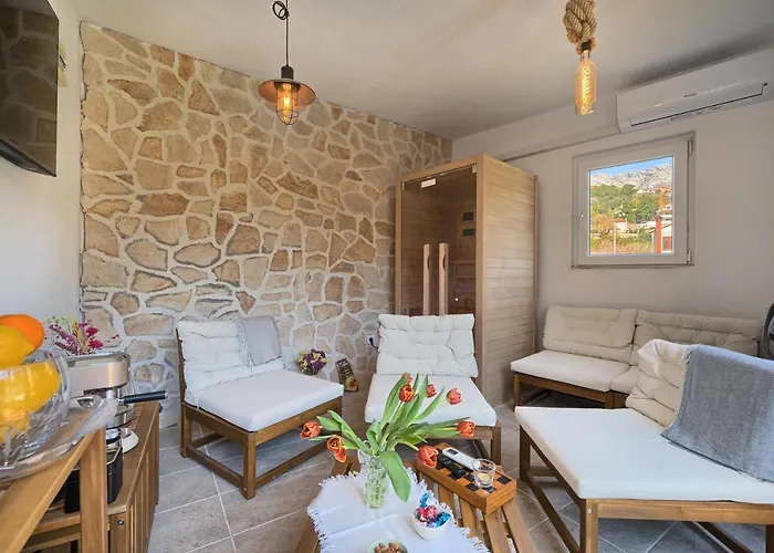 Holiday Home Zrnovnica