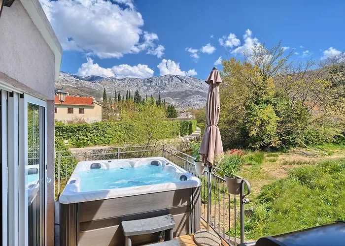 Holiday Home Zrnovnica * Žrnovnica