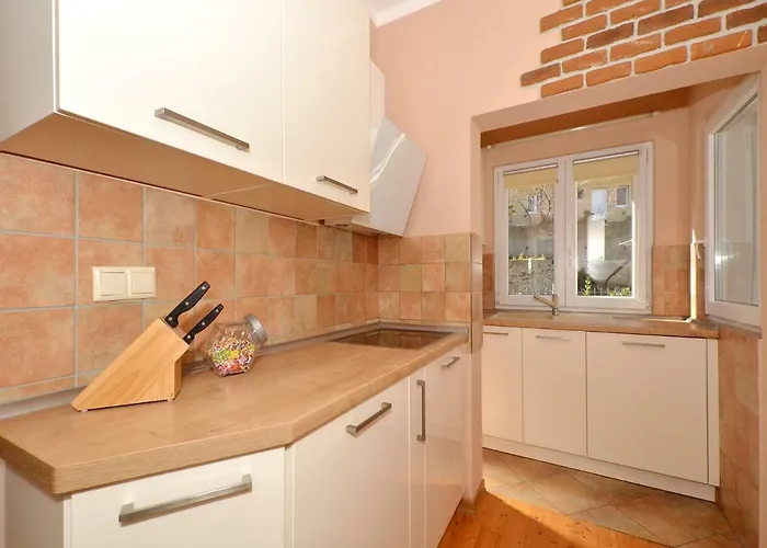 Holiday Home Zrnovnica Semesterbostad *