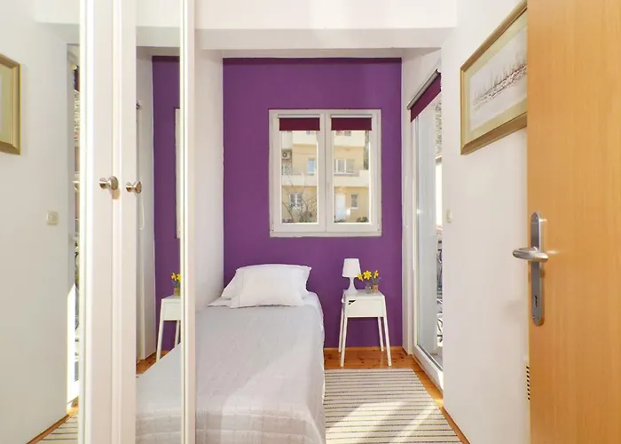 Holiday Home Zrnovnica Semesterbostad