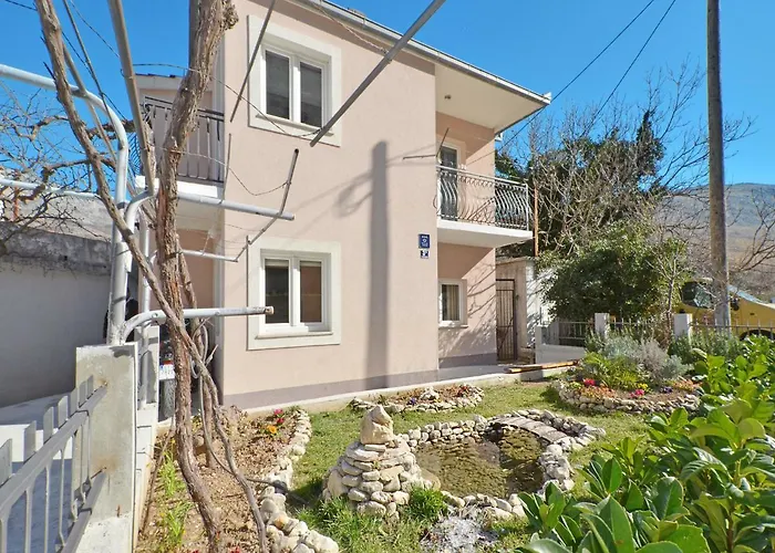 Holiday Home Zrnovnica Semesterbostad *