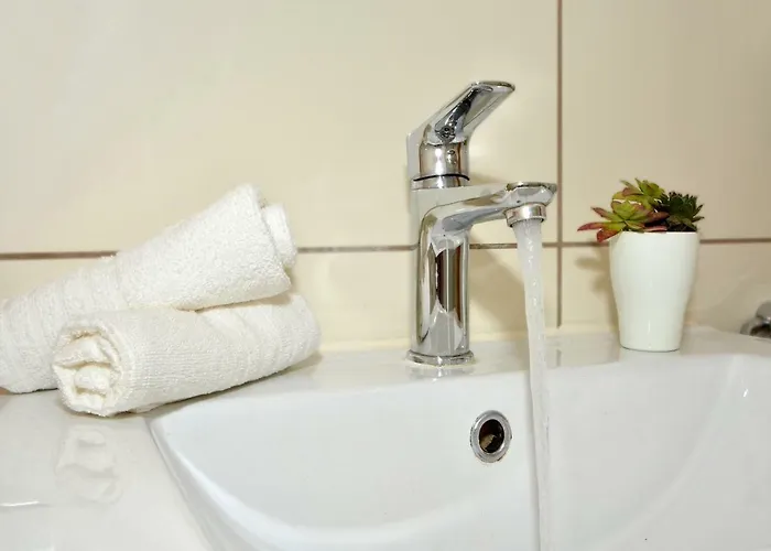 Semesterbostad Holiday Home Zrnovnica