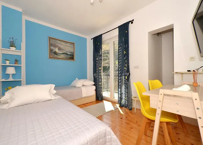 Holiday Home Zrnovnica Semesterbostad *